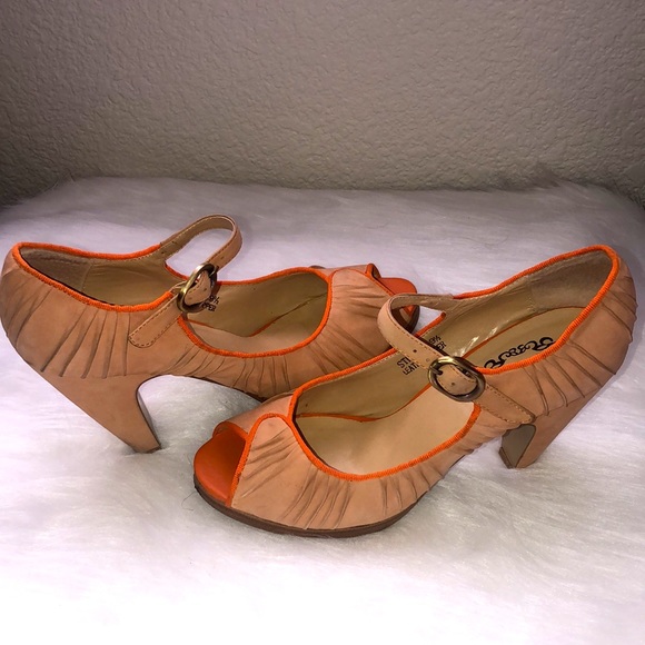 Retro Open-Toe Suede Shoes - Picture 3 of 7